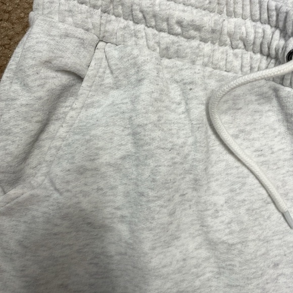 Old Navy mid rise joggers. Small - Picture 5 of 8